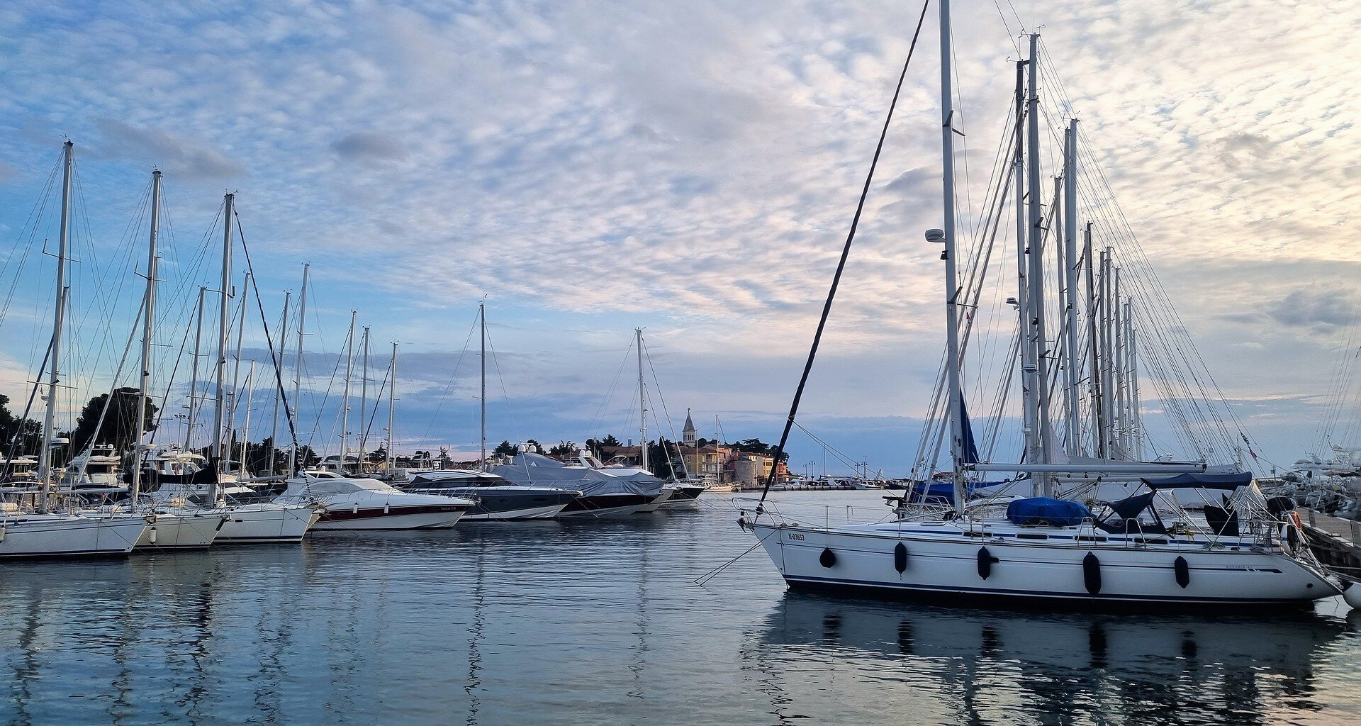 marina-62994921920-72_cp_64edca1657d7a5.94347104.jpg